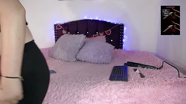 sienna rose pym online show from February 13, 12:05 pm