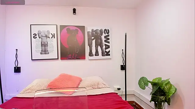 Maddie Rosee online show from February 14, 3:51 am