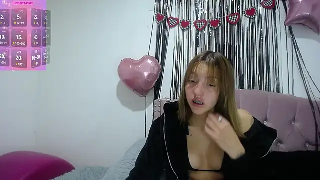 Snapshot of emily_cooper_pym chatting on February 25, 12:16 pm emily cooper pym online show from February 25, 12:16 pm