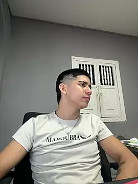 Thiago Olsen online show from February 13, 5:51 am