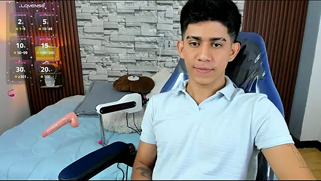 Thiago Olsen online show from February 2, 9:14 pm