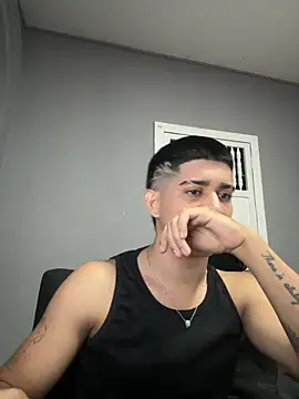 Thiago Olsen online show from February 12, 6:57 am