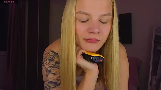 meowbaaby online show from April 7, 4:09 pm