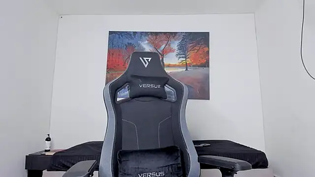 ryanwhite3 online show from April 8, 10:33 pm