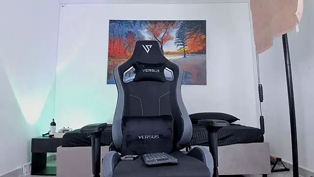 ryanwhite3 online show from March 6, 11:11 pm