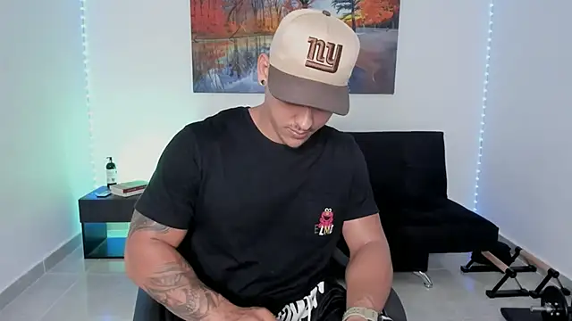 ryanwhite3 online show from February 15, 7:02 pm