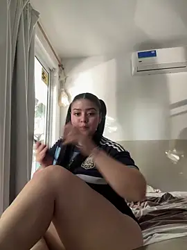 Snapshot of lolaaculaa chatting on February 20, 9:06 pm lolaaculaa online show from February 20, 9:06 pm