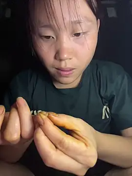 kekely online show from May 4, 3:26 pm