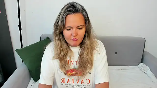 LilyBel online show from June 10, 1:07 am