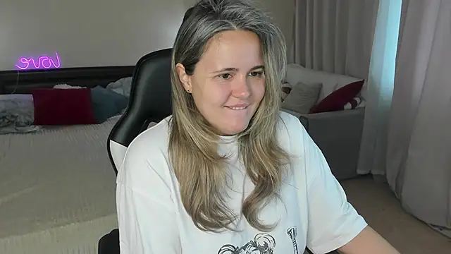 LilyBel online show from July 8, 1:08 am