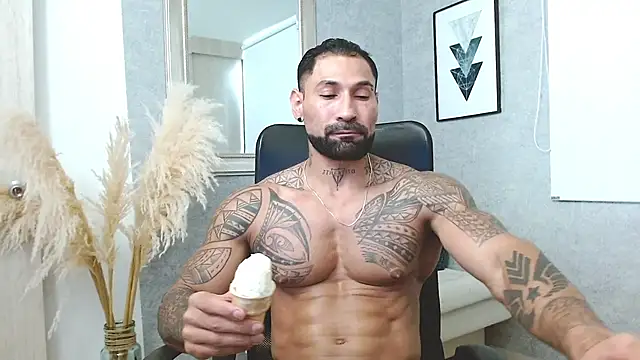 Snapshot of brooklyn- chatting on February 15, 7:35 pm brooklyn- online show from February 15, 7:35 pm