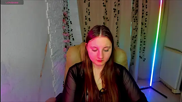 EvaxCharm online show from February 15, 6:47 am