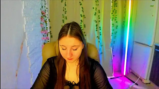 EvaxCharm online show from February 7, 3:36 am