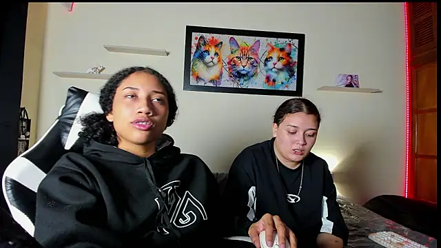 meredit cris23 online show from February 15, 12:48 pm