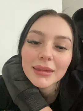 nikkiuk online show from February 11, 10:04 am