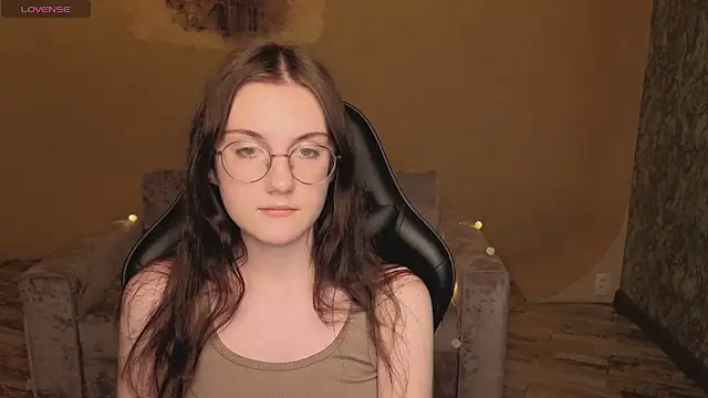 Snapshot of VixenLight chatting on February 5, 9:49 am VixenLight online show from February 5, 9:49 am