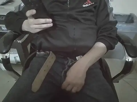 Snapshot of ahmedzakaria1 chatting on March 3, 3:02 am ahmedzakaria1 online show from March 3, 3:02 am