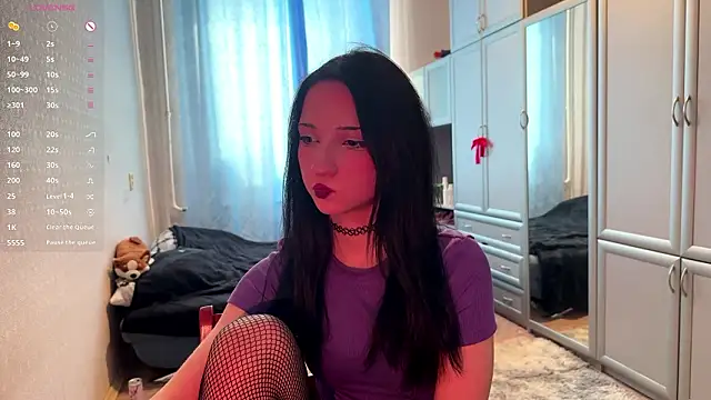 Snapshot of UrBabeLuna chatting on February 5, 10:22 am UrBabeLuna online show from February 5, 10:22 am