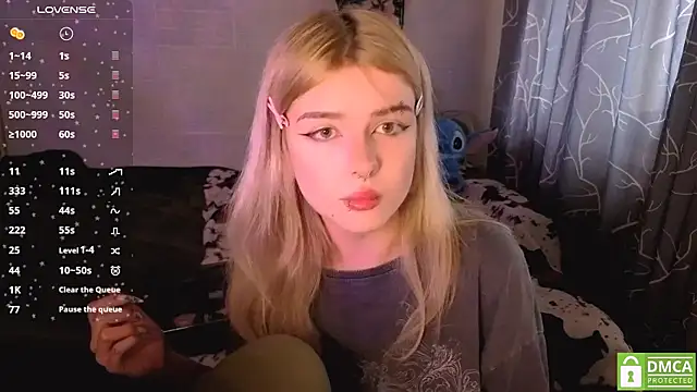 MoonlightGrace online show from April 14, 2:22 pm