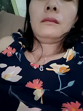 Baby-loveass69 online show from May 10, 11:17 pm