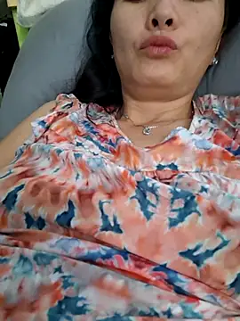 Baby-loveass69 online show from May 1, 11:43 pm