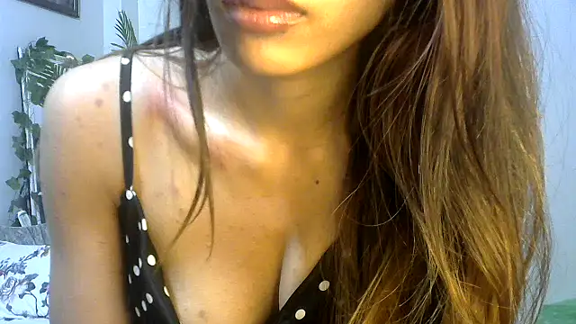 Snapshot of call_me_babyy chatting on March 28, 11:00 am call me babyy online show from March 28, 11:00 am