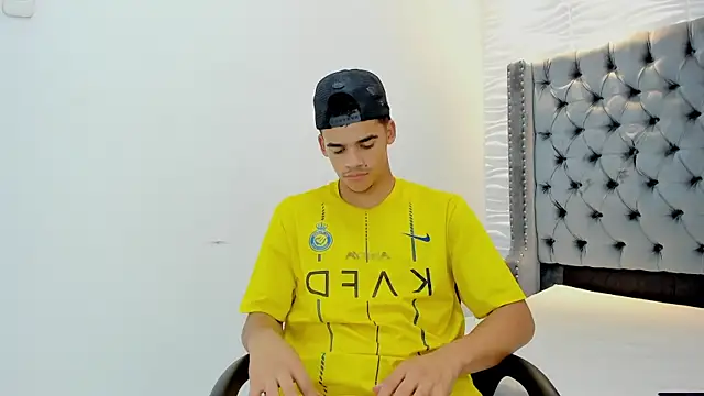 samuel wyatt online show from March 21, 3:30 am