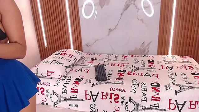 kelsiee hills online show from February 26, 12:05 pm