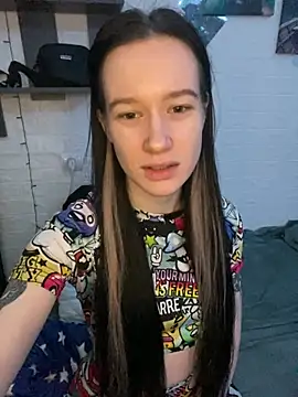 Carolina G0lden online show from April 9, 9:10 pm