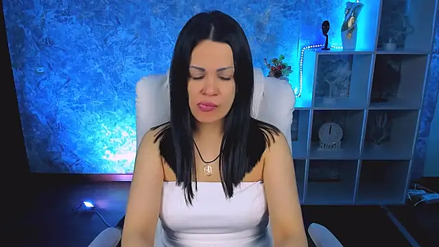 karolina robinson online show from April 22, 11:39 am