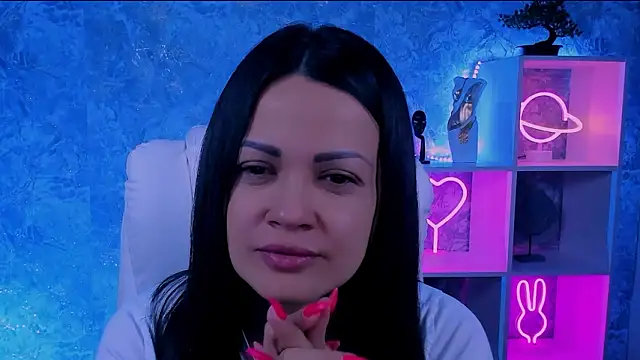 karolina robinson online show from March 25, 4:06 pm