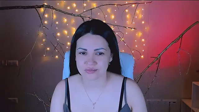 Snapshot of karolina_robinson chatting on February 6, 11:39 am karolina robinson online show from February 6, 11:39 am