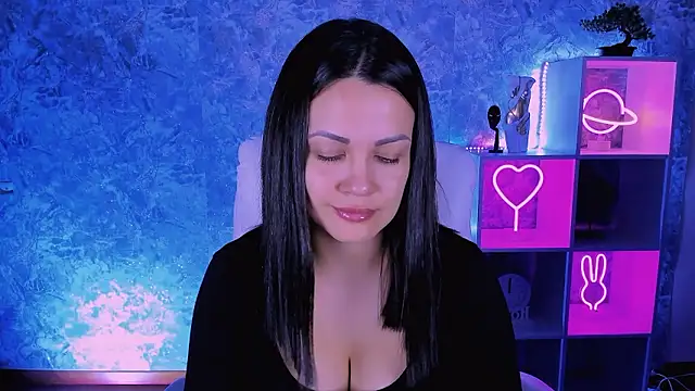 Snapshot of karolina_robinson chatting on March 3, 12:01 pm karolina robinson online show from March 3, 12:01 pm