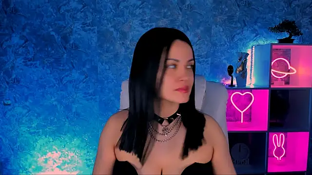 Snapshot of karolina_robinson chatting on February 27, 12:05 pm karolina robinson online show from February 27, 12:05 pm