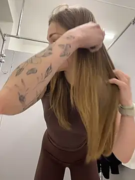 StreetSquirt online show from March 8, 3:10 am