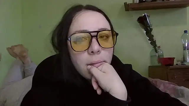 MillaSourety online show from March 13, 6:40 am