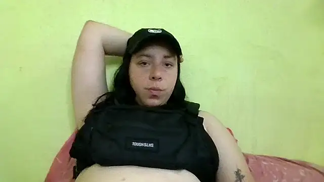 MillaSourety online show from May 29, 1:06 pm