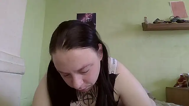 MillaSourety online show from April 5, 8:21 am