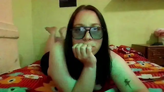MillaSourety online show from May 13, 10:44 am