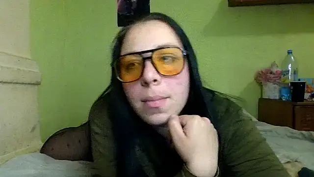 MillaSourety online show from April 21, 7:42 pm