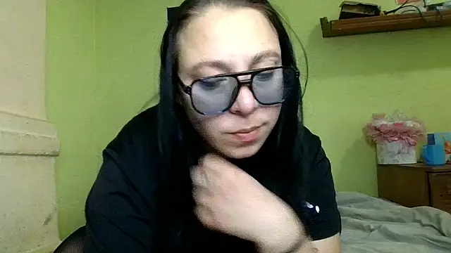 MillaSourety online show from April 21, 7:04 am