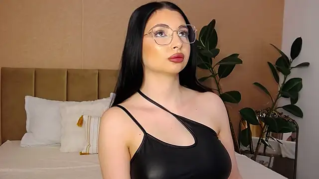 BellaHere online show from May 30, 6:53 am