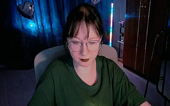 Snapshot of marty_bree chatting on April 29, 5:30 pm marty bree online show from April 29, 5:30 pm