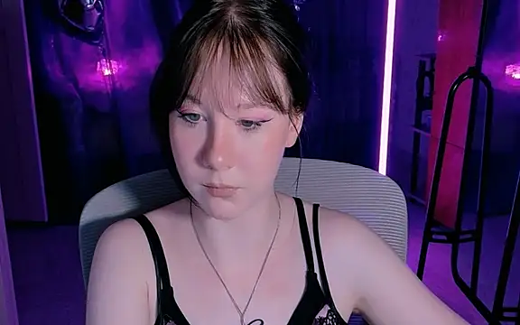 Snapshot of marty_bree chatting on May 23, 5:56 pm marty bree online show from May 23, 5:56 pm