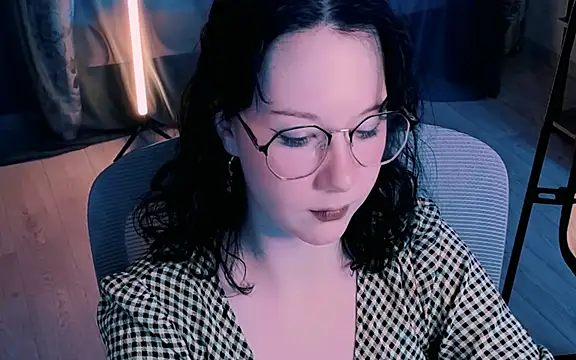 Snapshot of marty_bree chatting on July 6, 5:15 pm marty bree online show from July 6, 5:15 pm