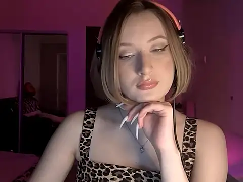 Snapshot of DeliciaBagnoli chatting on February 18, 5:20 pm DeliciaBagnoli online show from February 18, 5:20 pm