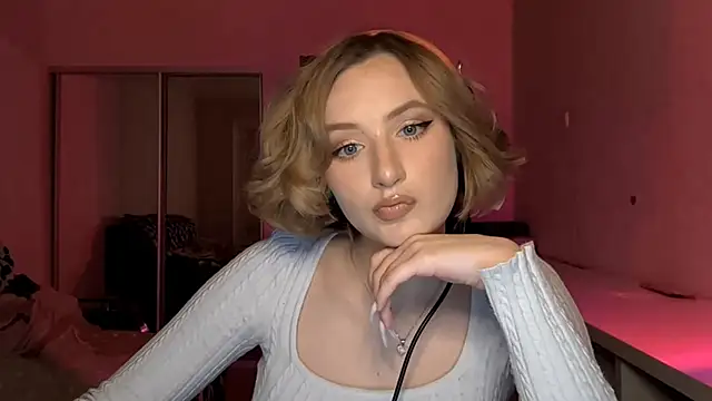 Snapshot of DeliciaBagnoli chatting on February 24, 5:25 pm DeliciaBagnoli online show from February 24, 5:25 pm