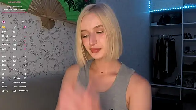 Snapshot of DeliciaBagnoli chatting on July 17, 7:11 pm DeliciaBagnoli online show from July 17, 7:11 pm
