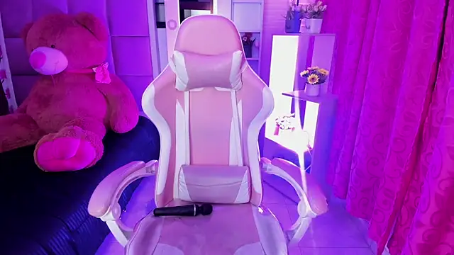 liany taylor online show from April 17, 2:58 am