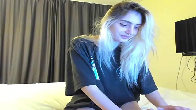 Lesyalisss online show from April 8, 1:07 am